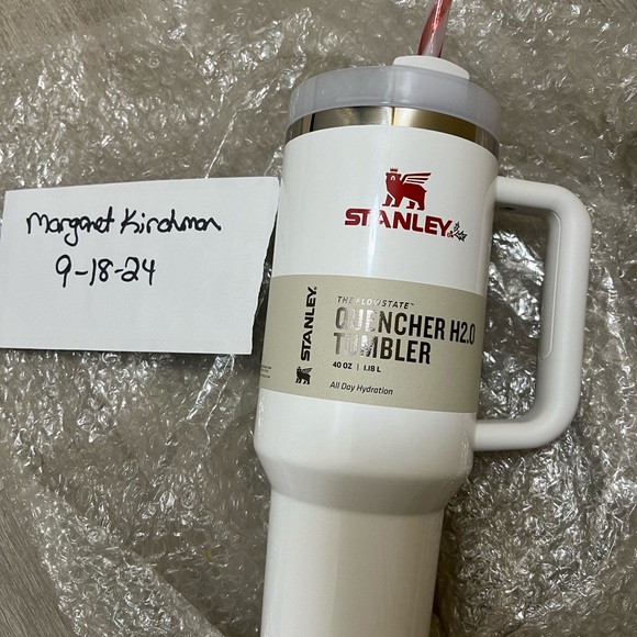 Stanley 40oz Mistletoe - Picture 1 of 3